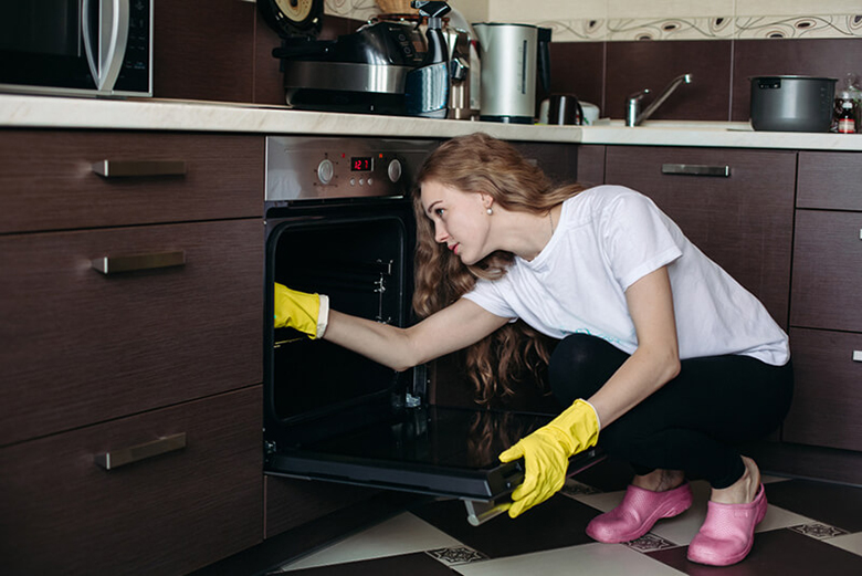 Best Ways to Clean Oven